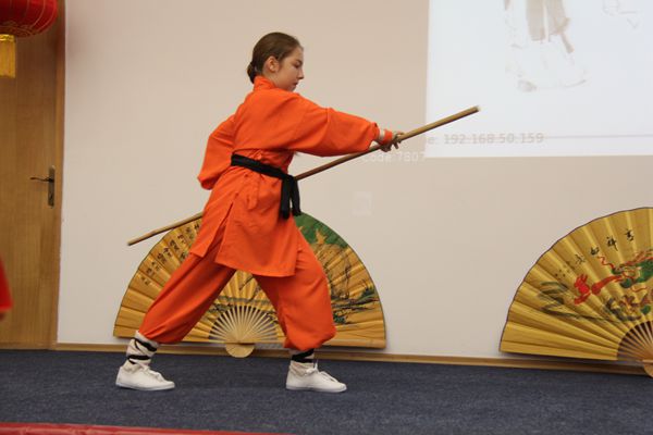 孔子玛拉表演《少林阴手棍》_副本.jpg